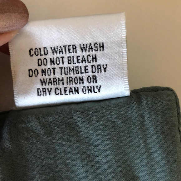 Z Gallerie Dining Z Gallerie Table Runner Like New Poshmark